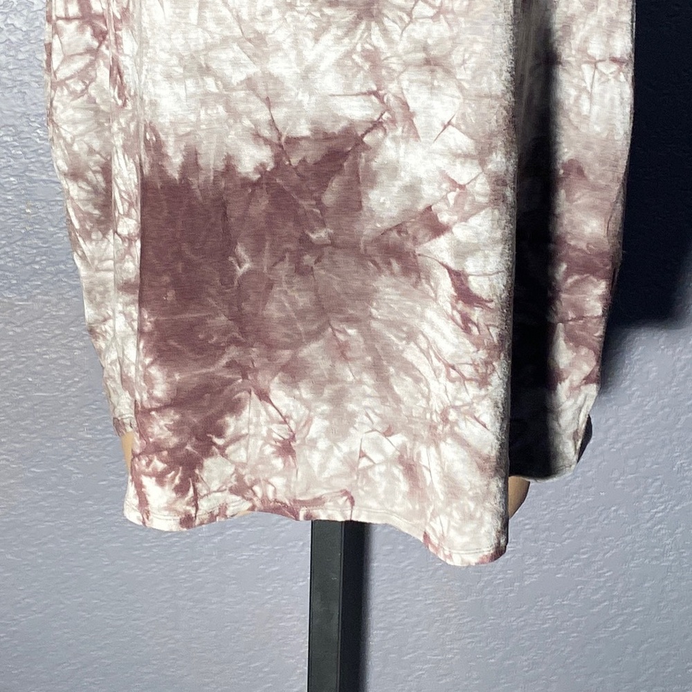 ROCK & REPUBLIC - tee: green tie dye s/s w gunmetal studded shoulder tops - XL - Picture 4 of 16